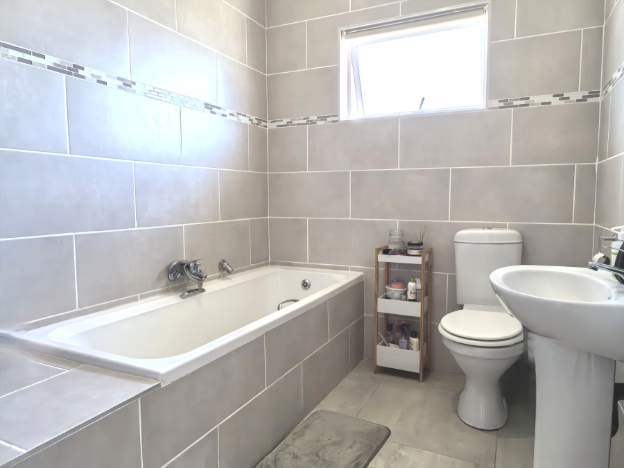 3 Bedroom Property for Sale in Kidds Beach Eastern Cape